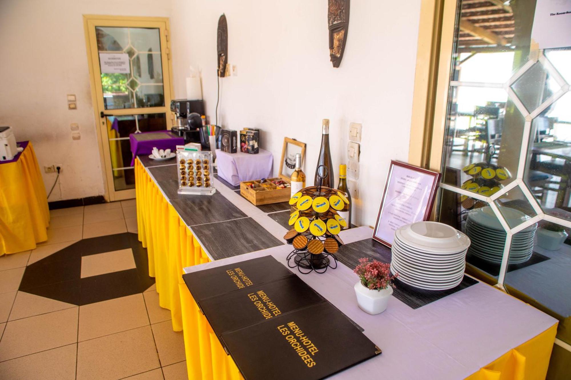 Hotel Les Orchidées Cotonou Esterno foto